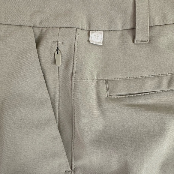 Sold Lululemon Commission Short Slim M7AAOS Warpstreme 9" Tofino size 32 - Picture 4 of 6